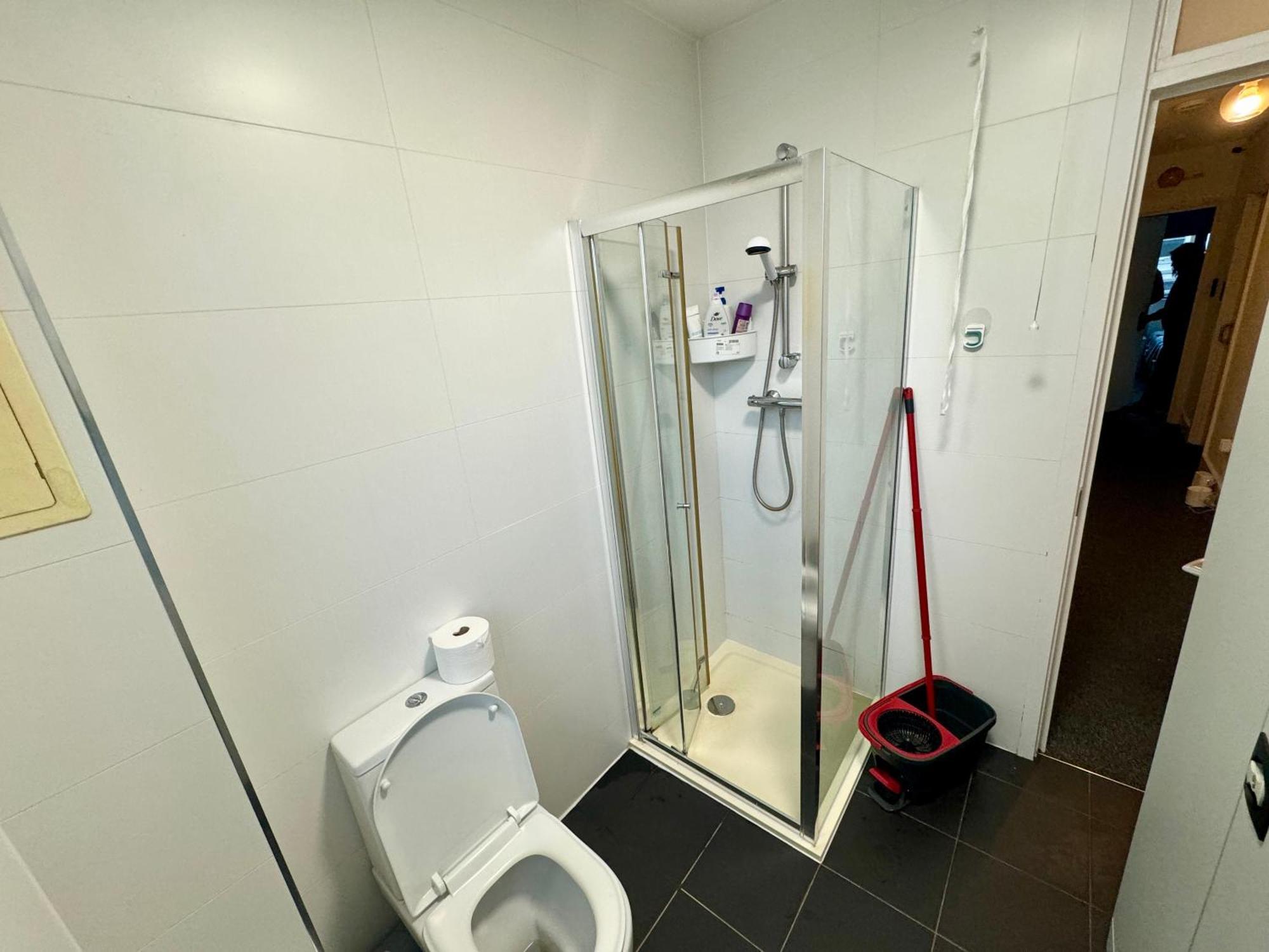 Cosmopolitan Comfort Private Bedrooms In Euston 106 لندن المظهر الخارجي الصورة