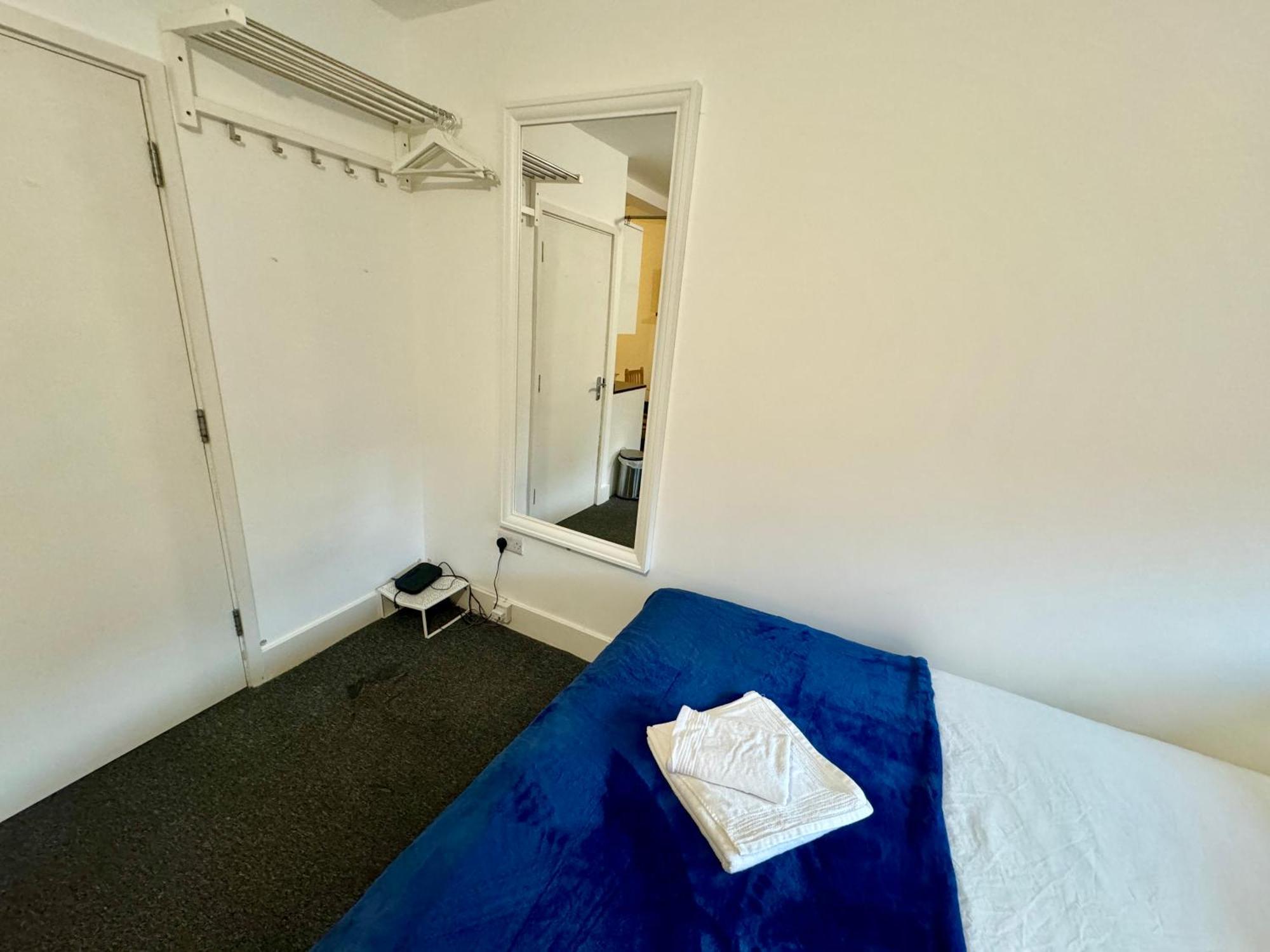 Cosmopolitan Comfort Private Bedrooms In Euston 106 لندن المظهر الخارجي الصورة